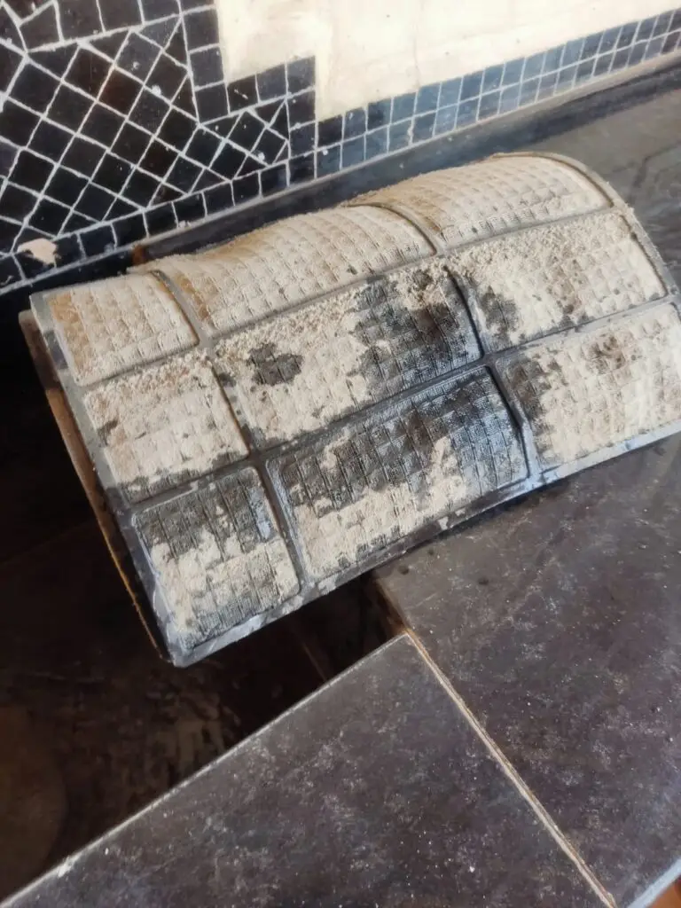 Indoor unit filters cleaning